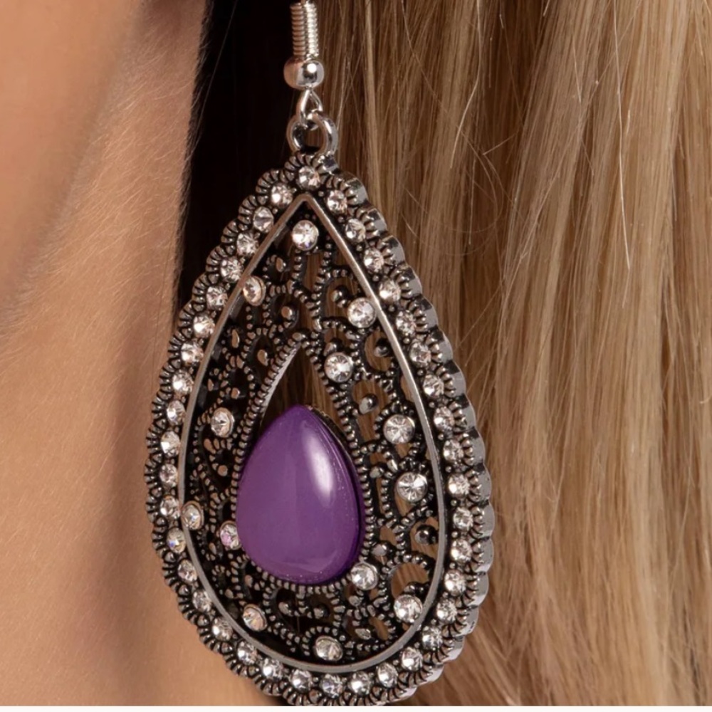 🟣☁️🟣 “CLOUD NINE COUTURE” PURPLE EARRINGS ~ PAPARAZZI❗️🟣☁️🟣 - Picture 1 of 4